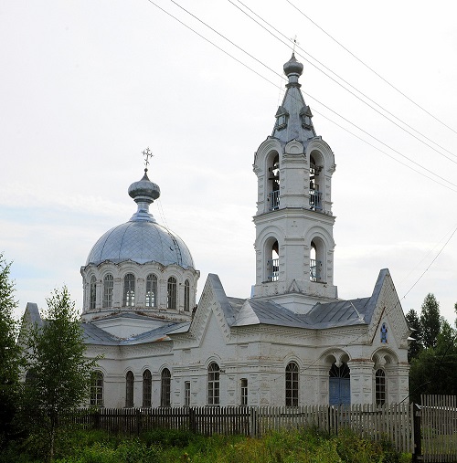 Энергетики «Кировэнерго» присоединили к электросетям в вятском Трехречье церковь святых Космы и Дамиана