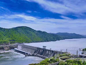 Иркутская ГЭС выходит на новый режим работы гидроузлов
