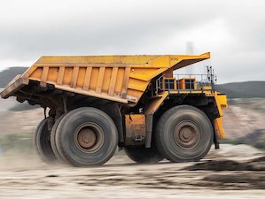 Солнцевский угольный разрез установил рекорд по производству горной массы