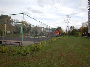 В Перми демонтируют детскую площадку в охранной зоне ЛЭП