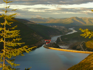 В бассейнах Колымского и Усть-Среднеканского водохранилищ установился режим летней межени