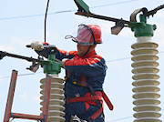 «Волгоградэнерго» заменило дефектные изоляторы на ЛЭП 110 кВ «Опытная – Кузьмичи»