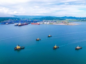 Портовый флот «Восточного Порта» отмечает 49-й день рождения