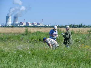 Ученые и студенты ЮФУ отобрали более 50 проб в зоне наблюдения Ростовской АЭС