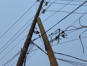 На западе Якутии более 2000 человек остались без электричества из-за неосторожных водителей