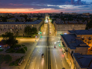 Среднеохтинский проспект в Санкт-Петербурге осветили 145 фонарей нового поколения