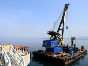 Нефтепорт Козьмино заменил отбойные устройства на причалах