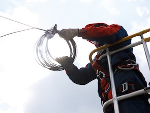 «Россети Тюмень» выявили 11 тысяч незаконных подвесов ВОЛС на опорах ЛЭП в Тюменской области