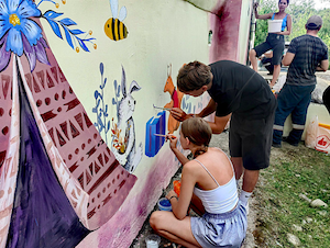 Волонтёры Зейской ГЭС преобразили территорию детской больницы