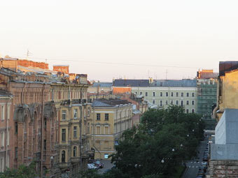 Сумасшедший требовал плату за проезд по центру Петербурга