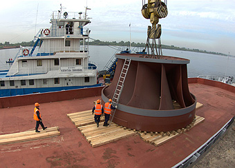 Караван судов с оборудованием для Богучанской ГЭС отправляется в последний путь