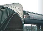 «Ленэнерго» подключило два надземных пешеходных перехода