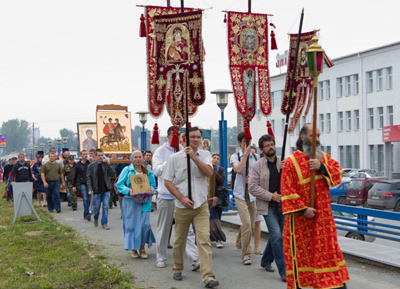 Два события одного праздника: Первая Литургия в новом храме блгвв. кнн. Бориса и Глеба и Святокняжеский крестный ход