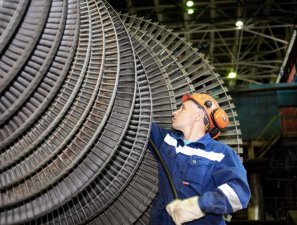 Отремонтированные роторы турбогенератора №1 Абаканской ТЭЦ установлены в подшипники