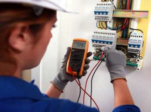 За лето «Усть-Лабинские электрические сети» провели 25 рейдов по должникам