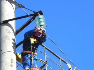 «Кубаньэнерго» заменило дефектные изоляторы на ВЛ 110 кВ «Староминская-Шкуринская» и «Шкуринская-Кущевская»