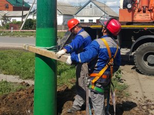 «Липецкэнерго» устанавливает композитные опоры ЛЭП 10 кВ