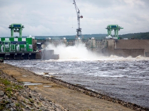 Нижне-Бурейская ГЭС закроет аварийные затворы холостого водосброса до 10 сентября