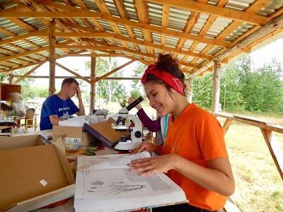 Чебоксарская ГЭС помогла построить на Малом Лебедином озере полевую лабораторию для юных экологов