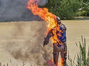В рыболовных магазинах Тольятти и Жигулевска появились плакаты электробезопасности: хороший клев там, где током не бьет