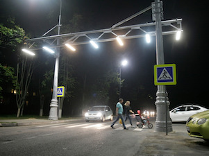 В городе-спутнике Курской АЭС появился уникальный пешеходный переход «Воздушная зебра»