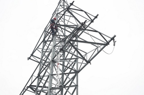 27 предприятий представили инновационные решения на смотре-конкурсе средств электрозащиты «Россетей»