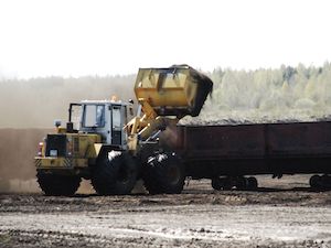 Компания «ВяткаТорф» добыла в Кировской области 400 тысяч тонн торфа