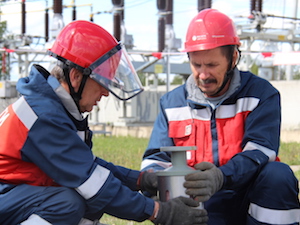 На подстанции «Кадников» заменен силикагель-индикатор в трансформаторе