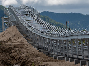 Восточная горнорудная компания монтирует крупнейший в России магистральный угольный конвейер