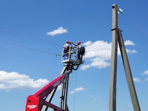 «Саратовские РС» обновили воздушную ЛЭП в Базарно-Карабулакском районе