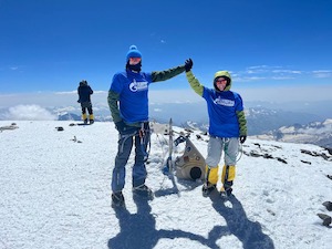 Уральские газовики вновь покорили Эльбрус