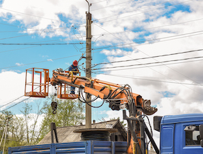 «Амурские электрические сети» реконструируют две воздушные ЛЭП в пгт Прогресс