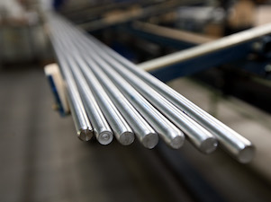 Чепецкий механический завод освоил производство титановых прутков для авиационного крепежа