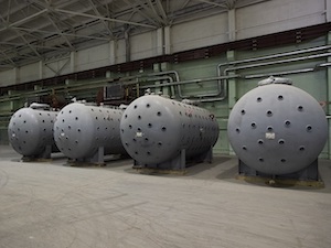 ЭХЗ монтирует оборудование второй очереди установки по переработке обедненного гексафторида урана