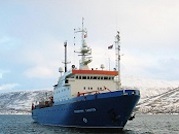 Роснефть и Роснедра тестируют на шельфе Восточной Арктики новую технологию широкополосных исследований