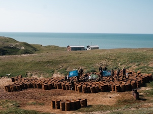 При поддержке «Газпром добыча Надым» организована экологическая акция по очистке арктических территорий
