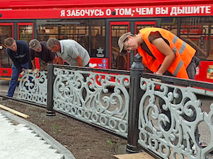 ЕВРАЗ благоустраивает территорию у строящегося в Новокузнецке памятника Кутузову