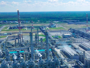 «ЗапСибНефтехим» полностью закрыл потребность рынка в цветных марках полиэтилена для систем водо- и газоснабжения на 2025 год