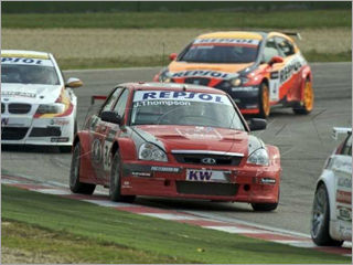 Lada Sport набрала первые очки в WTCC