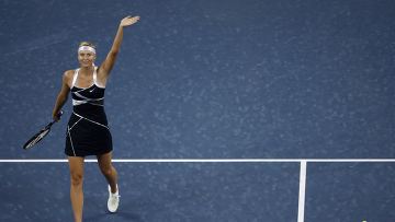 Нью-Йорк овациями встретил возвращение Шараповой на корт