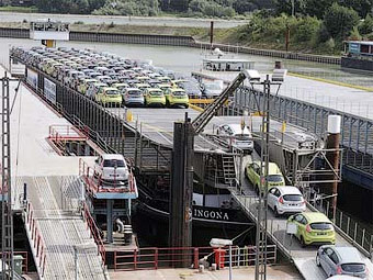 В августе продажи автомобилей в Китае выросли на 90%