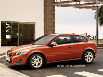 В интернете появились фотографии обновленного Volvo C30