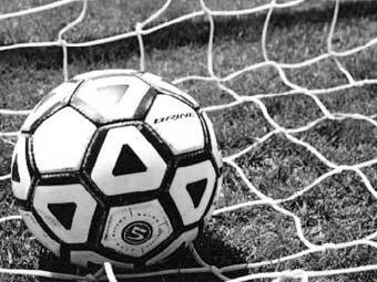 Футболисту ампутировали ногу после удара молнии