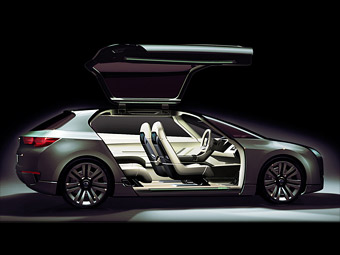 Компания Subaru построила большой гибридный хэтчбек