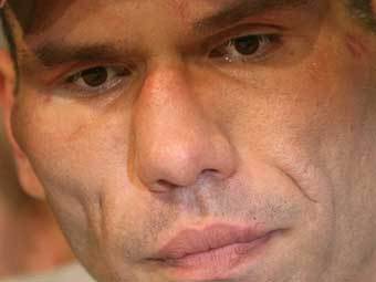 Валуев попросил прекратить дело об избиении охранника