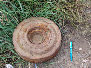 Электромонтер обнаружил мину