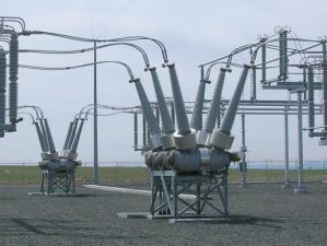 МЭС Сибири устанавливают новые выключатели на подстанции 220 кВ Холбон