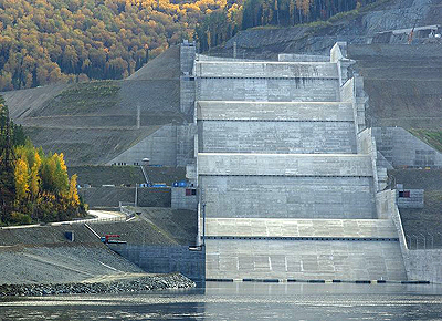 На береговом водосбросе СШ ГЭС завершили основные строительные работы