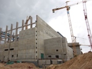 На стройплощадке Ленинградской АЭС-2 начался монтаж первых кабельных металлоконструкций