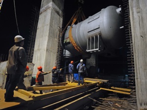 На первом энергоблоке Ленинградской АЭС-2 приступили к монтажу парогенераторов